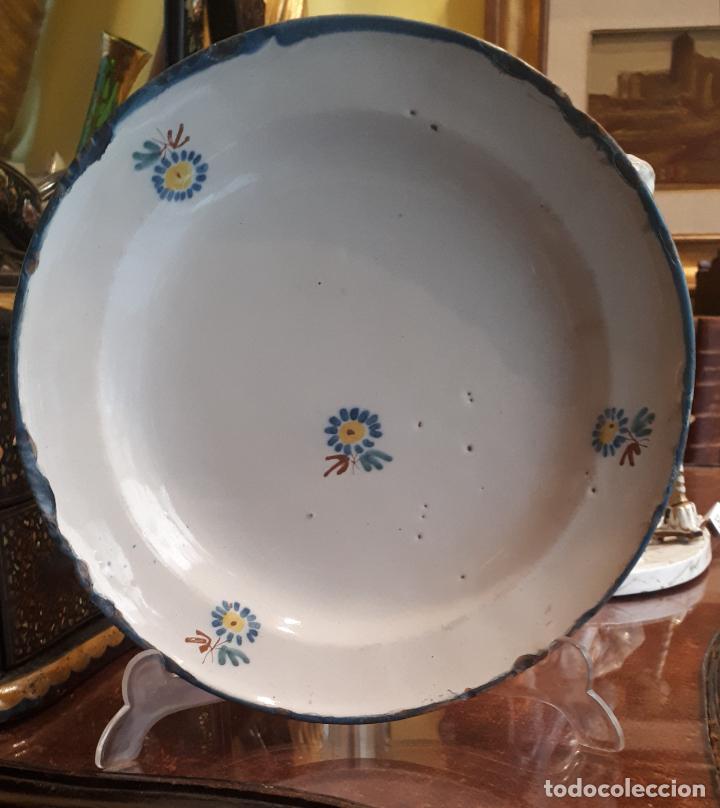 Antig&uuml;edades: Plato de Alcora siglo XVIII. - Foto 2