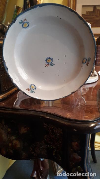 Antig&uuml;edades: Plato de Alcora siglo XVIII. - Foto 1