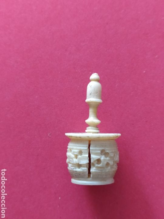 Antig&uuml;edades: Conjunto de utensilios y alfiletero - Foto 2