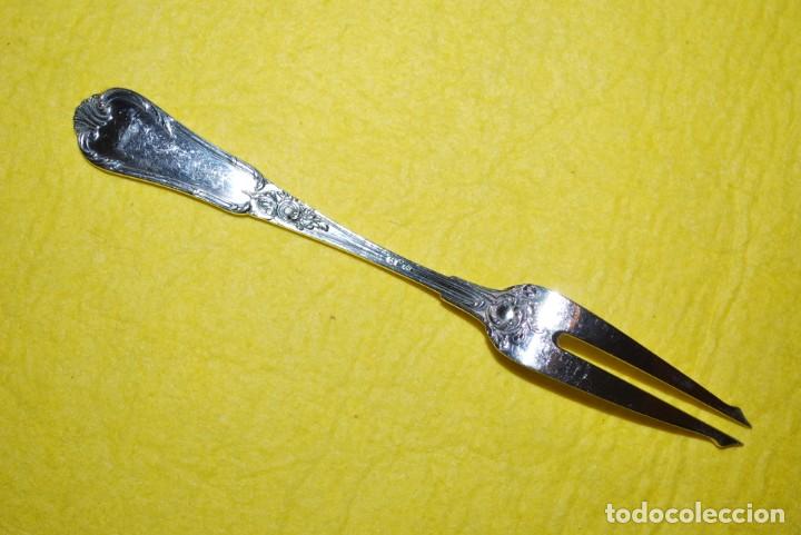 Antig&uuml;edades: Antiguos Cubierto de plata . - Foto 2