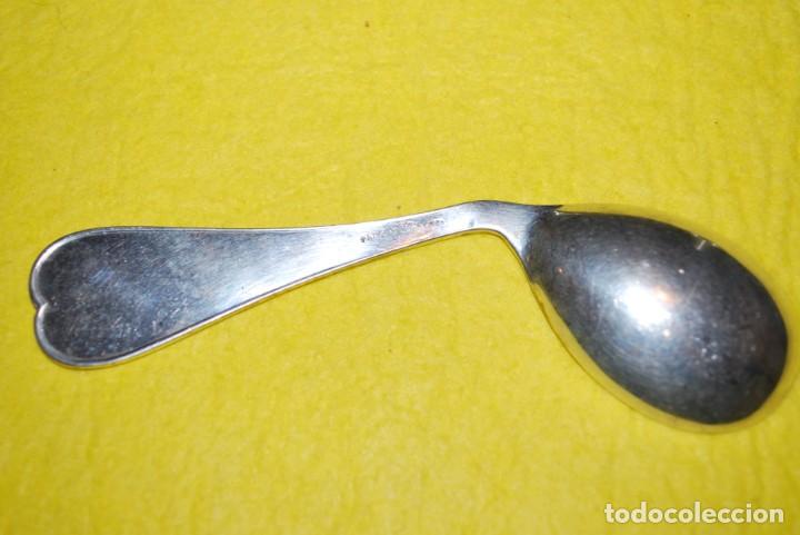 Antig&uuml;edades: Cubierto de plata para ni&ntilde;o . - Foto 2