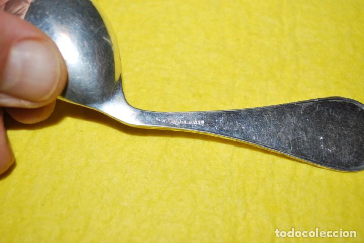 Antig&uuml;edades: Cubierto de plata para ni&ntilde;o . - Foto 3