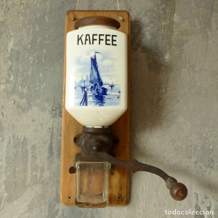 Antig&uuml;edades: Antiguo molino de caf&eacute; de pared. 1920 - 1930