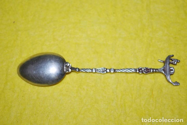 Antig&uuml;edades: Cucharilla de plata ,ciudad o Pa&iacute;s . - Foto 2