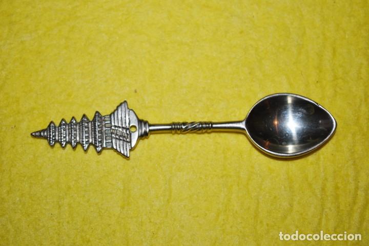 Antig&uuml;edades: Cucharilla de plata , Pa&iacute;s NEPAL . - Foto 1
