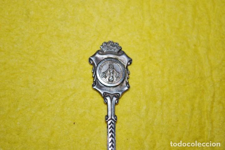 Antig&uuml;edades: Cucharilla de plata , madre de Dios - c.Reus . - Foto 3