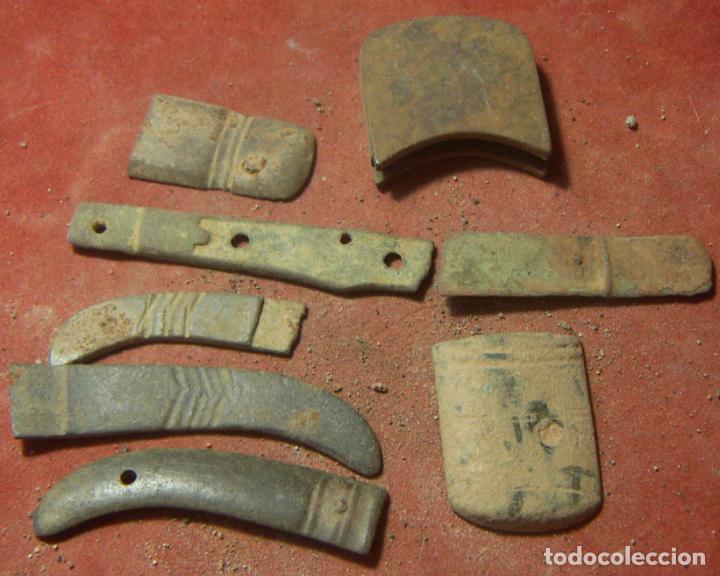 Antig&uuml;edades: Varias piezas de antiguas cachas de navajas - Foto 1