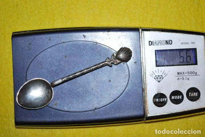 Antig&uuml;edades: Cucharilla de plata , Concha. - Foto 4