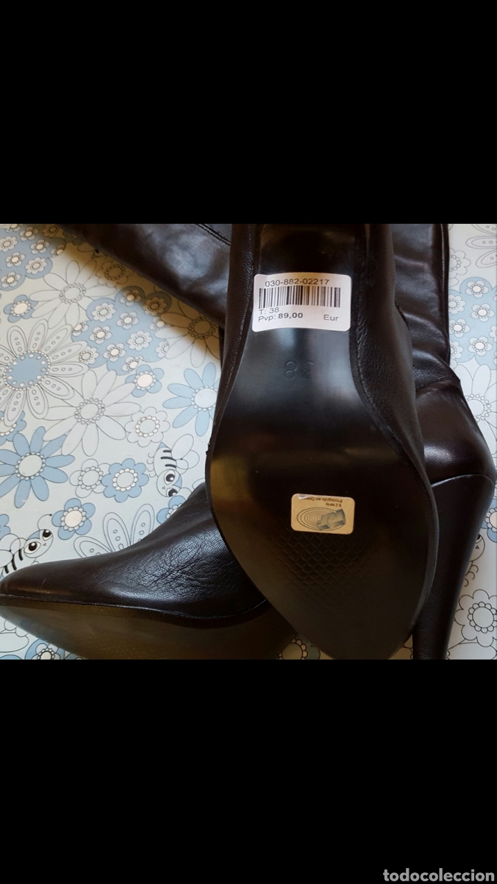 Antig&uuml;edades: Botas altas de mujer talla 38 - Foto 3