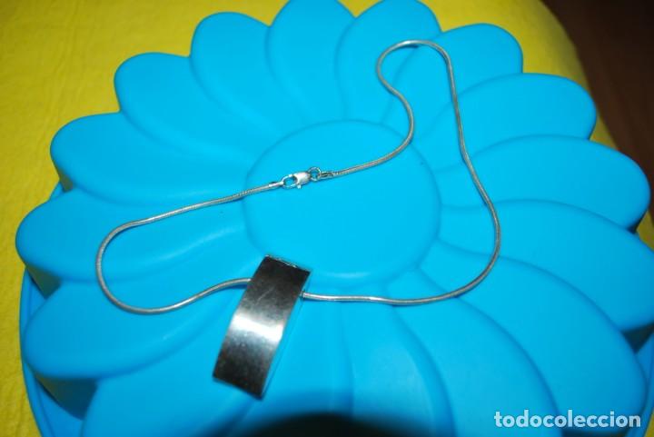 Antig&uuml;edades: Cadena y colgante de plata de ley . - Foto 1