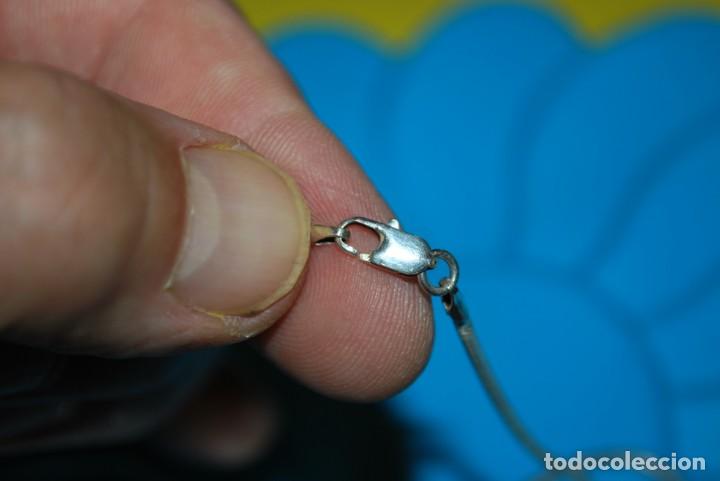 Antig&uuml;edades: Cadena y colgante de plata de ley . - Foto 4