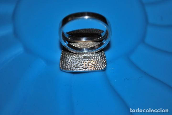 Antig&uuml;edades: Anillo de plata con esmalte . - Foto 3