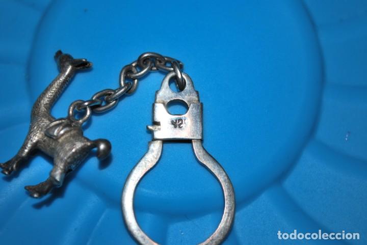 Antig&uuml;edades: Llavero de plata . - Foto 3