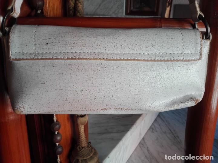 Antig&uuml;edades: Bolso blanco d&eacute;cada de los 70 m&aacute;s o menos - Foto 3