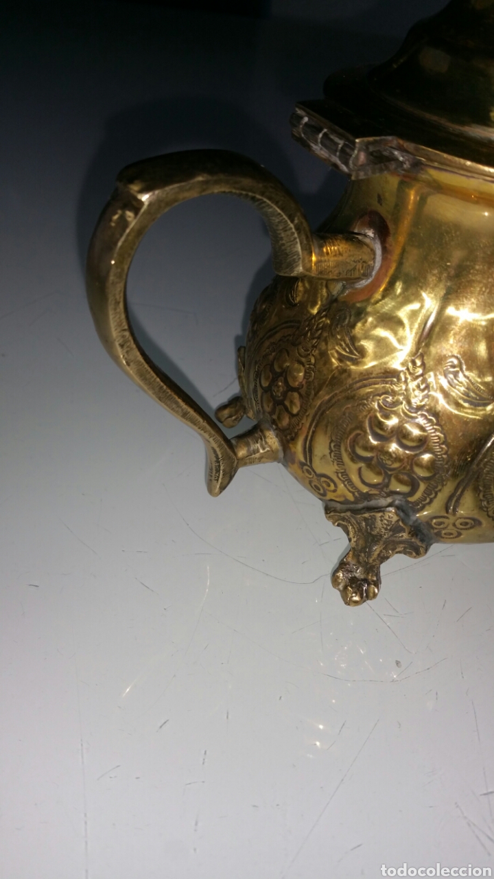Antig&uuml;edades: Tetera de bronce / lat&oacute;n con sello en su base. - Foto 5