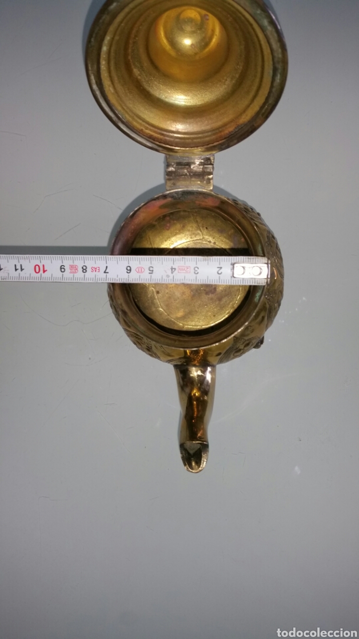 Antig&uuml;edades: Tetera de bronce / lat&oacute;n con sello en su base. - Foto 18
