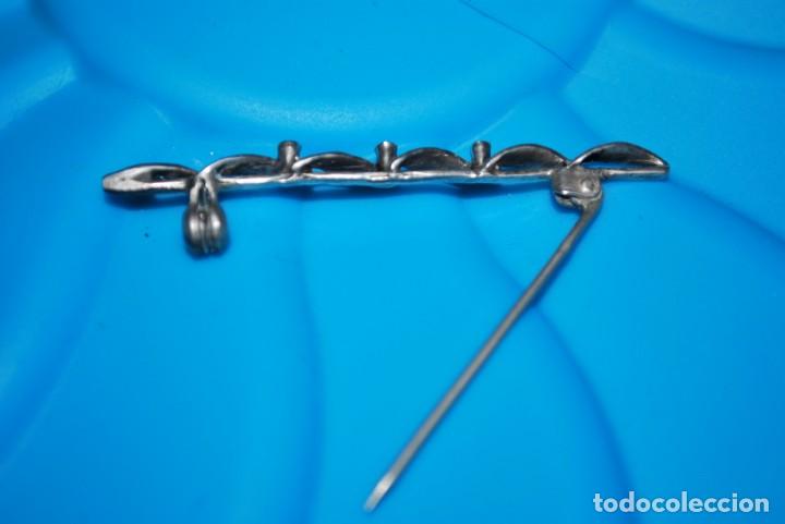 Antig&uuml;edades: Broche de plata con marquesitas antigua . - Foto 3