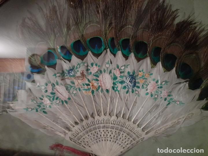 Antig&uuml;edades: Abanico de hueso y plumas . - Foto 1