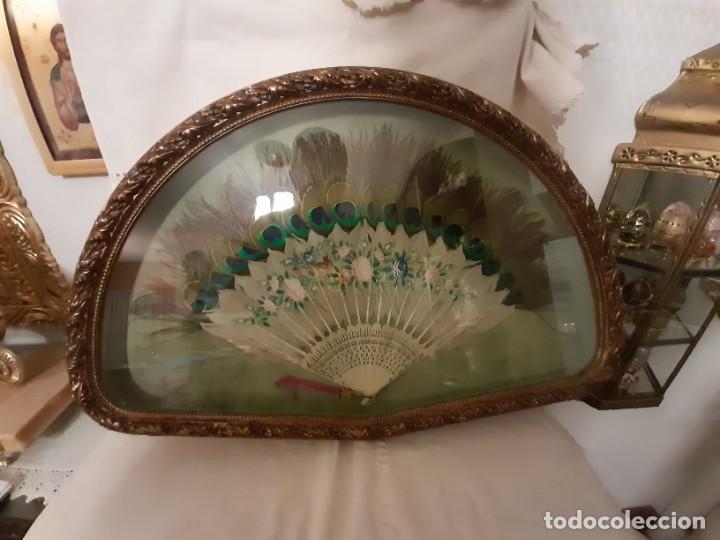 Antig&uuml;edades: Abanico de hueso y plumas . - Foto 4