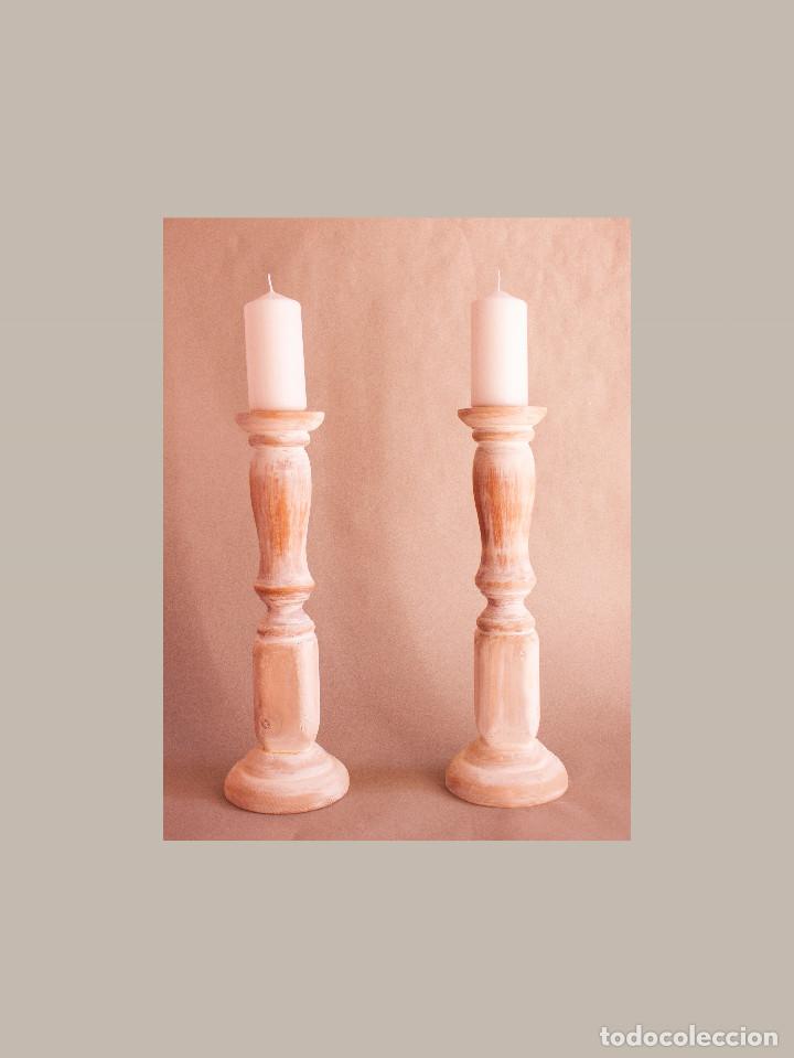 Antig&uuml;edades: Candelabros de madera. Portavelas de madera. - Foto 2