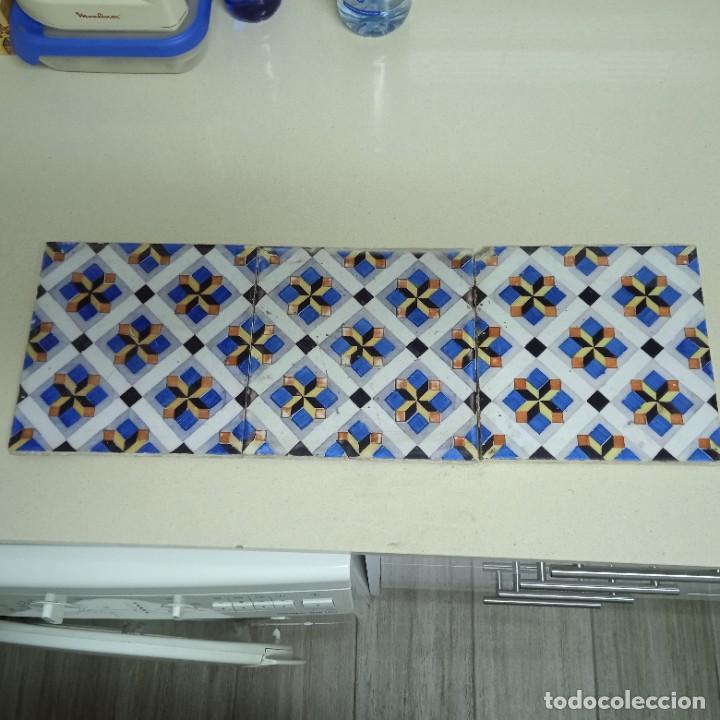 Antig&uuml;edades: Tres azulejos, medida 20x20 - Foto 1