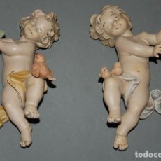 Antigüedades: LOTE DE 2 ANTIGUOS ANGELES DE GOMA POLICROMADA AÑOS 60 ITALIA