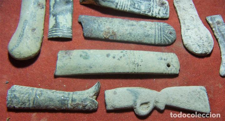 Antig&uuml;edades: Lote de 9 fragmentos de cachas de navaja - Foto 2