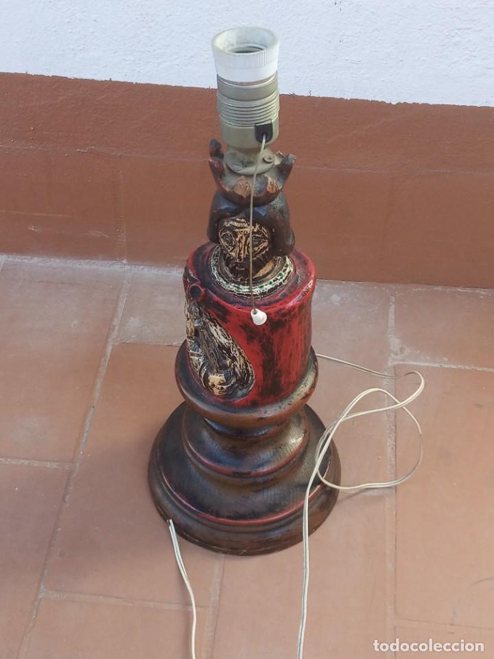 Antig&uuml;edades: L&aacute;mpara rey medieval en madera pintada - Foto 2