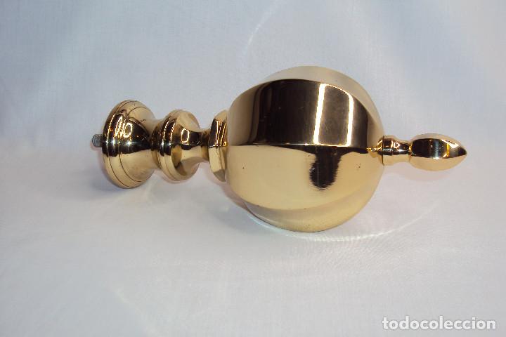 Antig&uuml;edades: Bola terminal pomo de escalera en bronce - Foto 1