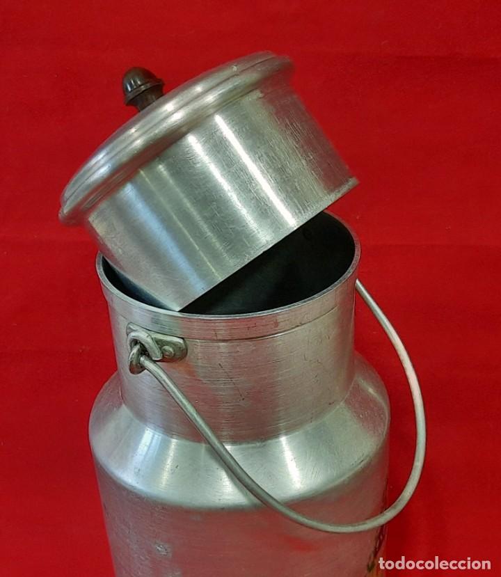 Antig&uuml;edades: LECHERA DE MANO DE ALUMINIO - Foto 2