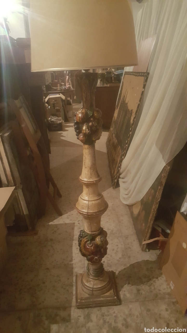Antig&uuml;edades: L&aacute;mpara de madera tallada con policromado - Foto 2