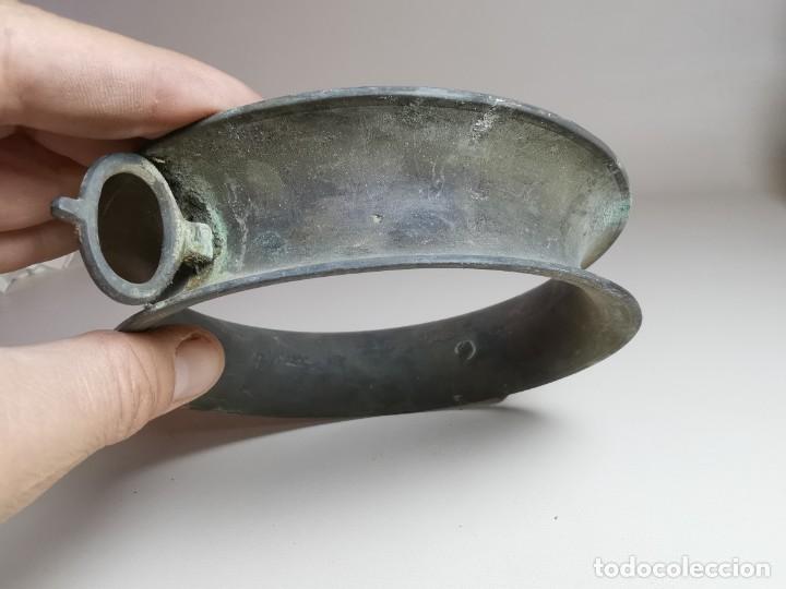 Antig&uuml;edades: Salvamanteles de bronce siglo XIX - Foto 6