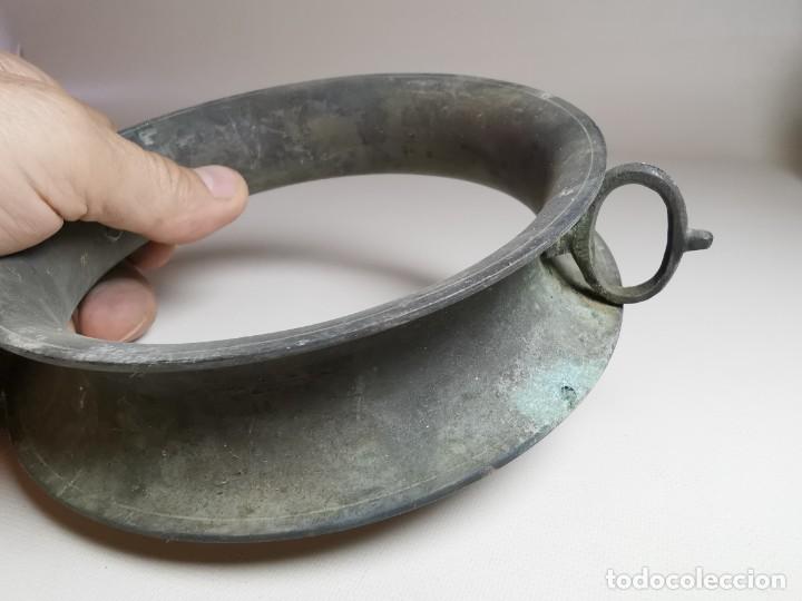 Antig&uuml;edades: Salvamanteles de bronce siglo XIX - Foto 8