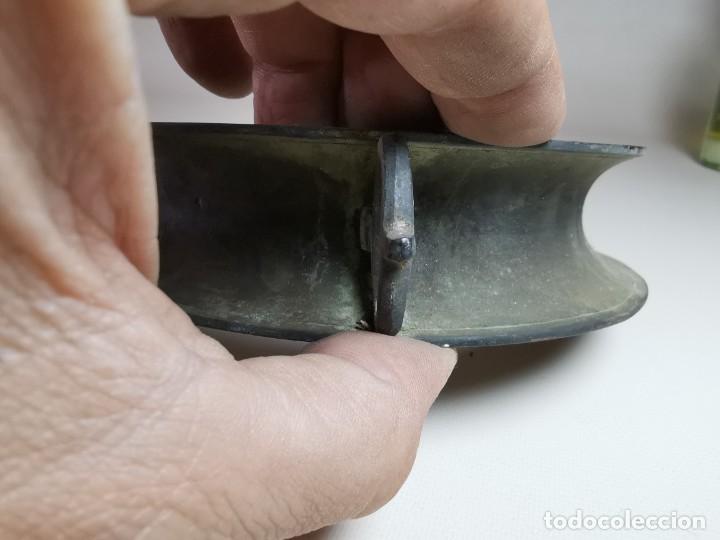 Antig&uuml;edades: Salvamanteles de bronce siglo XIX - Foto 13