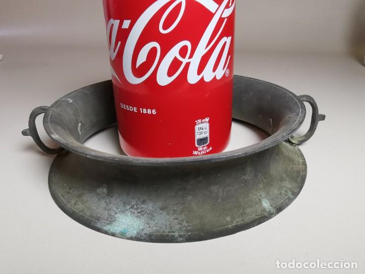 Antig&uuml;edades: Salvamanteles de bronce siglo XIX - Foto 18