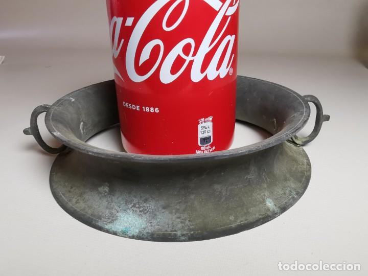 Antig&uuml;edades: Salvamanteles de bronce siglo XIX - Foto 19