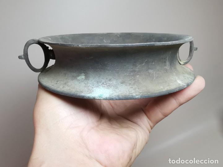 Antig&uuml;edades: Salvamanteles de bronce siglo XIX - Foto 23