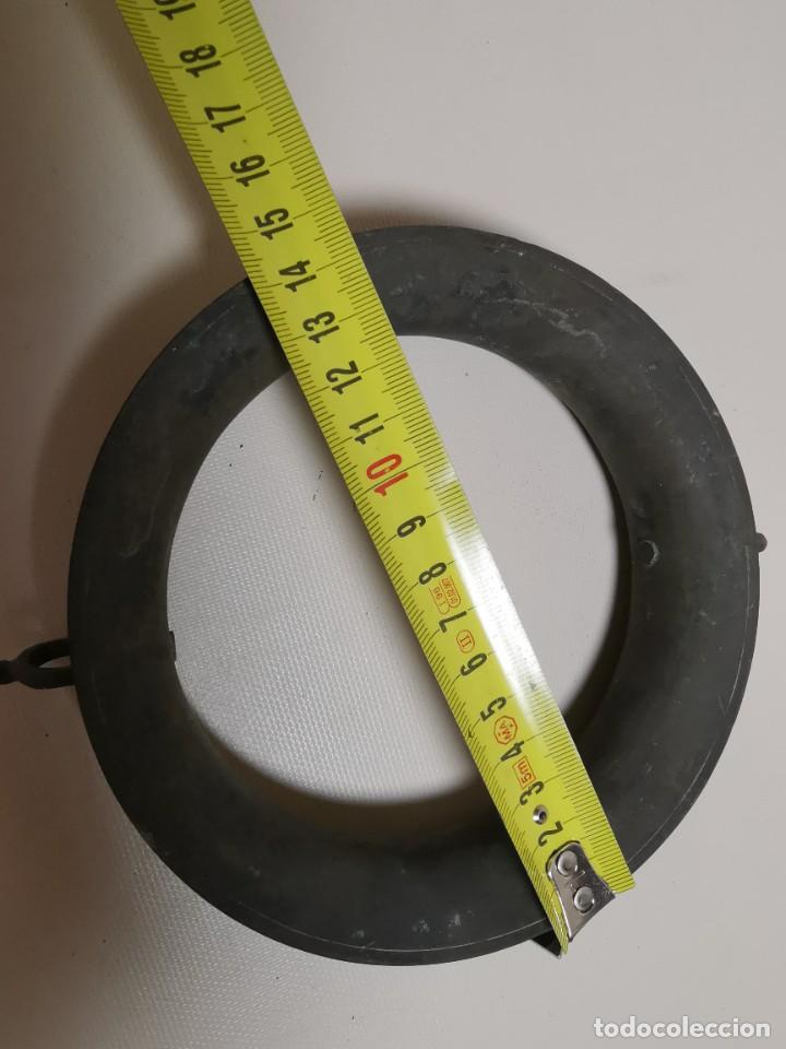 Antig&uuml;edades: Salvamanteles de bronce siglo XIX - Foto 26