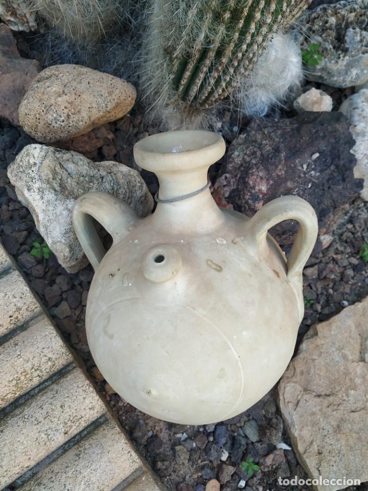 Antig&uuml;edades: Botijon carretero sellado. - Foto 1