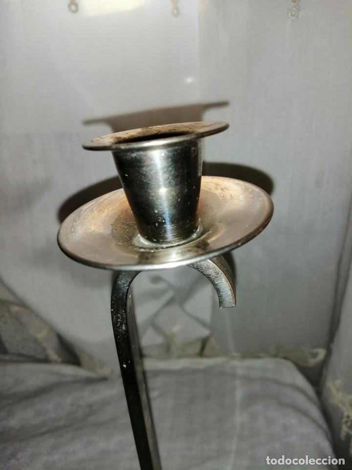 Antig&uuml;edades: Candelabro met&aacute;lico dos velas - Foto 2