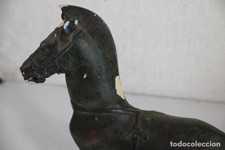 Antig&uuml;edades: escultura caballo sin partas - Foto 7