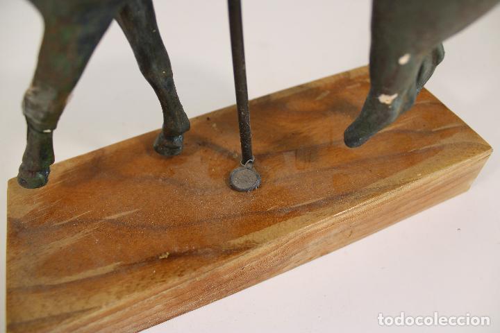 Antig&uuml;edades: escultura caballo sin partas - Foto 8