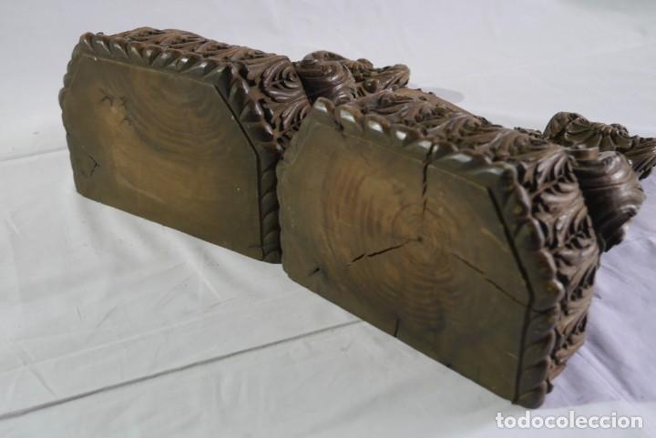 Antigüedades: Pareja de ménsulas talladas en madera - Foto 14 - 295583858