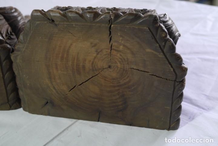 Antigüedades: Pareja de ménsulas talladas en madera - Foto 15 - 295583858
