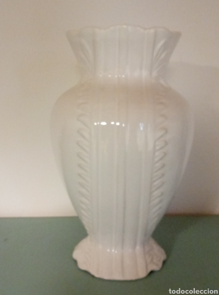 Antig&uuml;edades: Jarr&oacute;n blanco porcelana - Foto 1