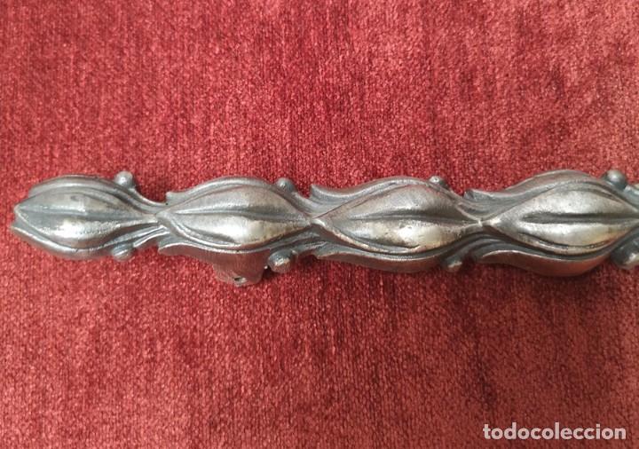 Antig&uuml;edades: Copete Embellecedor Plateado - Foto 4