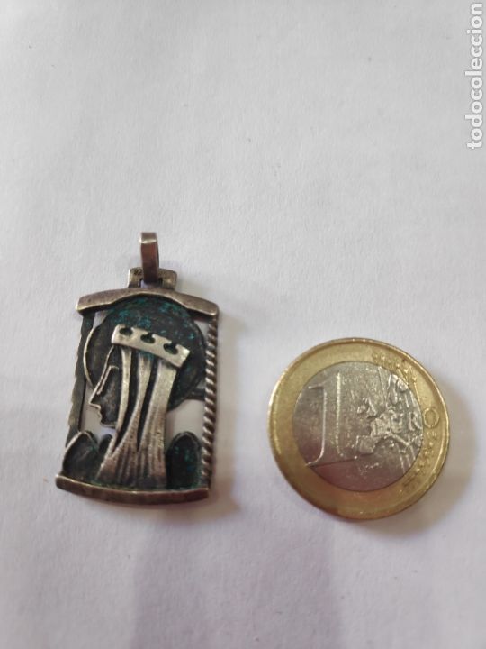 Antig&uuml;edades: Medalla de Montserrat post-guerra - Foto 2