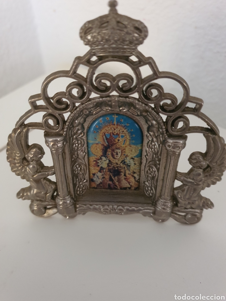 Antig&uuml;edades: Imagen en un marc&oacute; de la virgen del rocio . - Foto 2