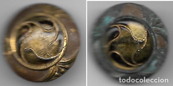 Antig&uuml;edades: DOS BOTONES METALICOS - Foto 1