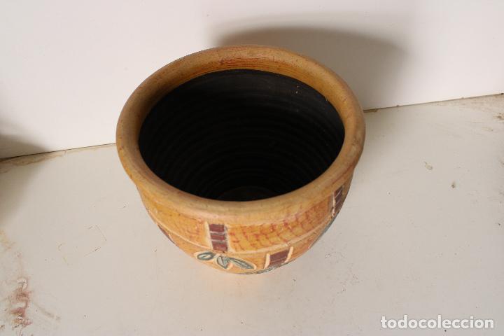 Antig&uuml;edades: MACETERO CERAMICA CON HOJAS VERDES - Foto 2